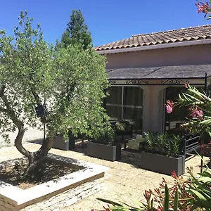 https://gite-avec-piscine-lou-minestrau.fr-provencehotel.com
